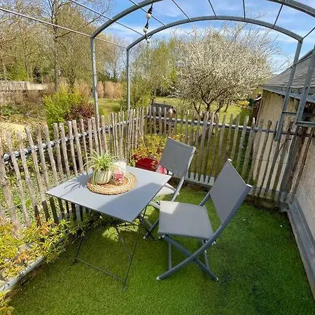 Maisons De Campagne. Vert. Nyaraló Brigné