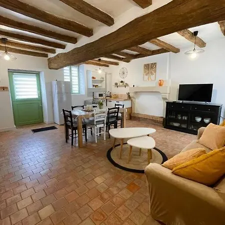 Maisons De Campagne. Vert. Brigne