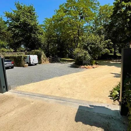Maisons De Campagne. Vert.