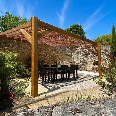 Maisons De Campagne. Vert.