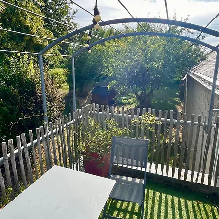 Maisons De Campagne. Vert. Nyaraló