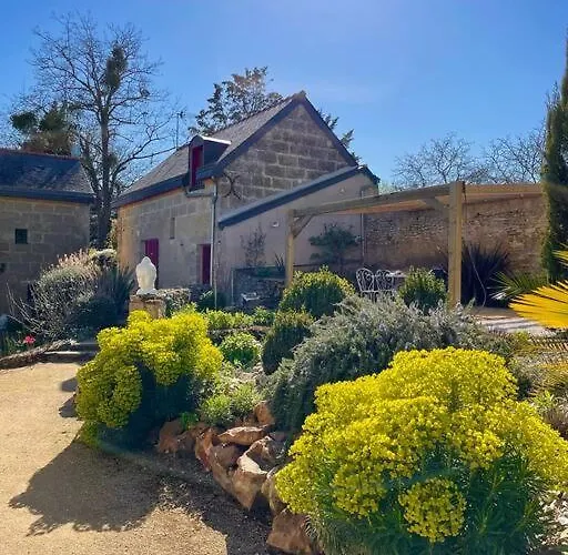Maisons De Campagne. Vert. Brigne